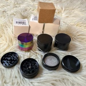 Set of 4 herb grinders w/ 4 parts & scraper